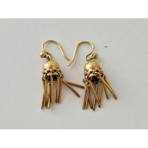 290 - A pair of gold tassel earrings, 4 g