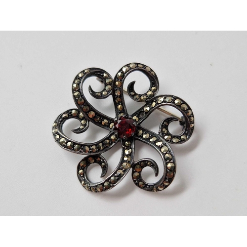 292 - Five silver and marcasite brooches 35 g