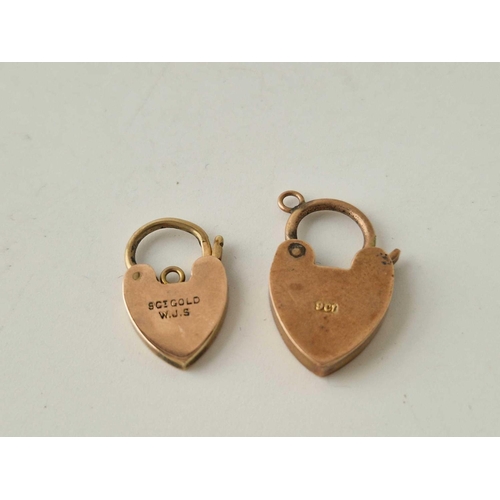 323 - Two gold padlock clasps 3.8 g