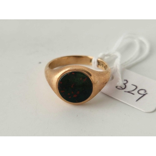 329 - A round bloodstone set ring 9ct 6 g