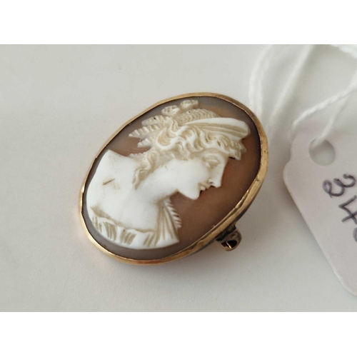 345 - A gold mounted antique cameo brooch, 14ct, 2.7 g