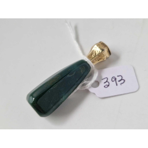 393 - A polished stone gold mounted desk seal