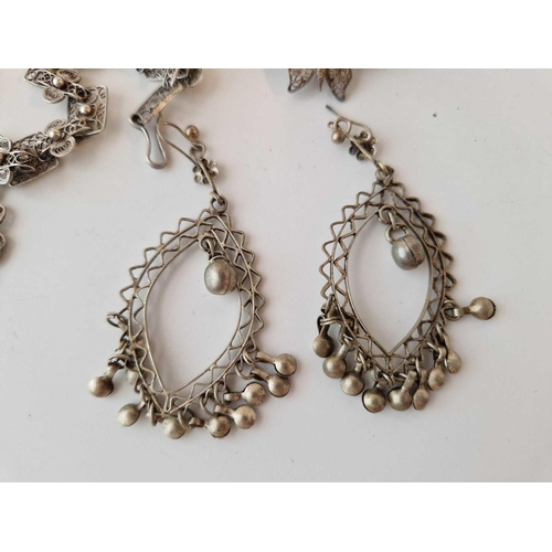 422 - A bag of filigree white metal earrings, bracelet, brooch etc