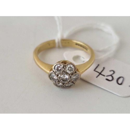 430 - A DIAMOND CLUSTER RING, 18ct, size K, 3.4 g