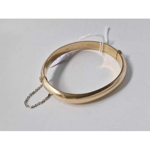 435 - A rolled gold bangle