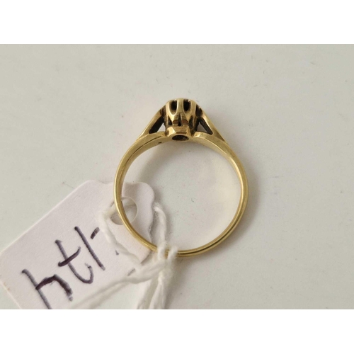 474 - A solitaire diamond ring 18ct gold size K 2.6 g