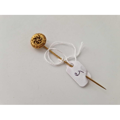 5 - A Victorian stick pin set in gold 2.6 g