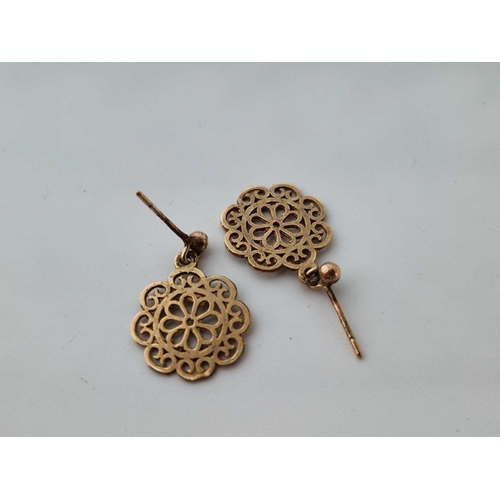 570 - A pair of disc earrings, 9ct, 1.7 g