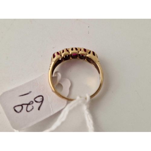 620 - A vintage 8ct gold ruby ring size K