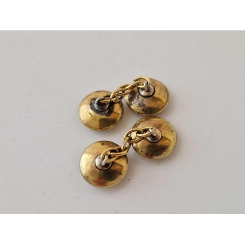 641 - A pair of antique gold and garnet cufflinks, 6.5 g