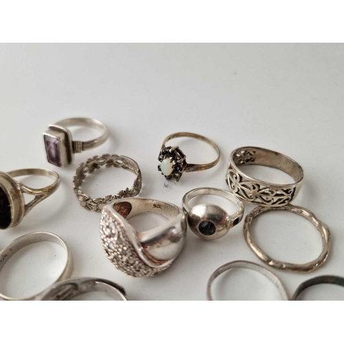 668 - x35 assorted silver rings, 117 g