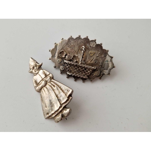 669 - x6 silver brooches, 36 g