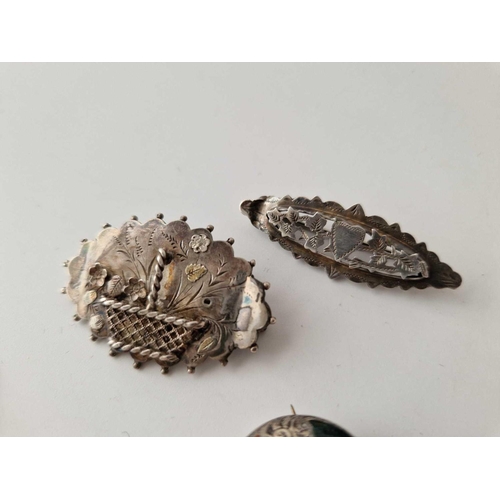 669 - x6 silver brooches, 36 g