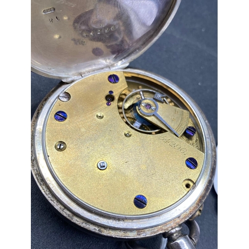 723 - A gents silver pocket watch