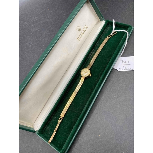 741 - A LADIES ROLEX WRIST WATCH AND STRAP 9CT IN ROLEX BOX 17.3 g