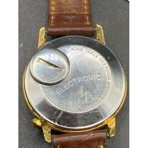 777 - A gents MATTHEY- DORET electronic wrist watch transistorised with second sweep and date aperture