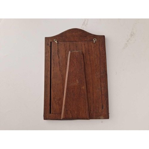 860 - A plain arch top photo frame, 9