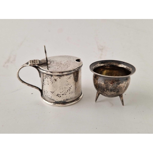 861 - A drum mustard pot with B.G.L, 1921 and a small salt, 1890