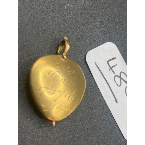 480 - A antique gold heart shaped memorial locket  pendant dated 1747