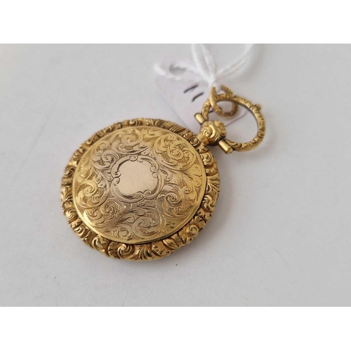 117 - A Georgian cased memorial pendant with glazed centre compartment 15ct gold