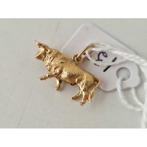 137 - A high carat charm of a bull 2.8 gms