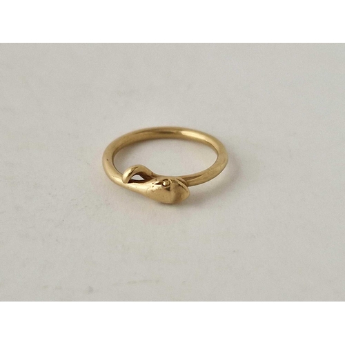 39 - A ANTIQUE GOLD SNAKE SPLIT RING