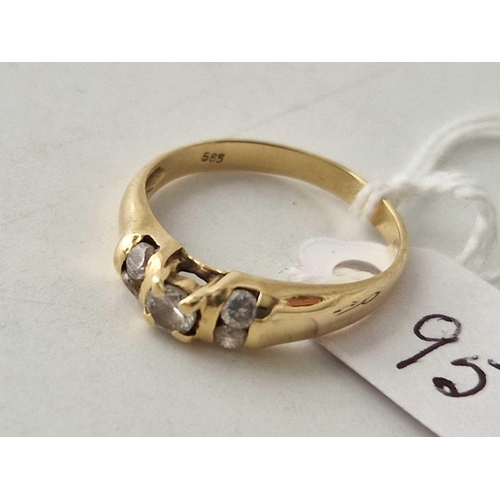 95 - A five stone diamond ring 14ct gold size Q 2.6 gms