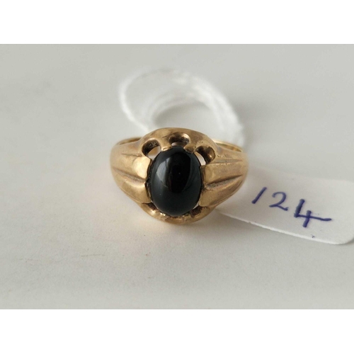 124 - A onyx ring 9ct size L 4.1 gms