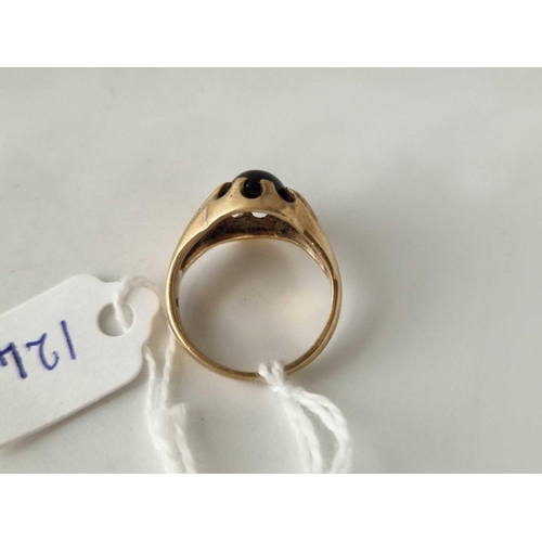 124 - A onyx ring 9ct size L 4.1 gms