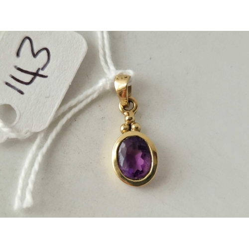 143 - A amethyst pendant 9ct