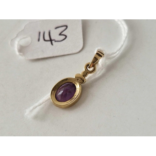 143 - A amethyst pendant 9ct