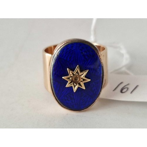 161 - A GOLD AND ENAMEL WIDE BAND SIGNET RING 9CT SIZE Q 10.8 GMS