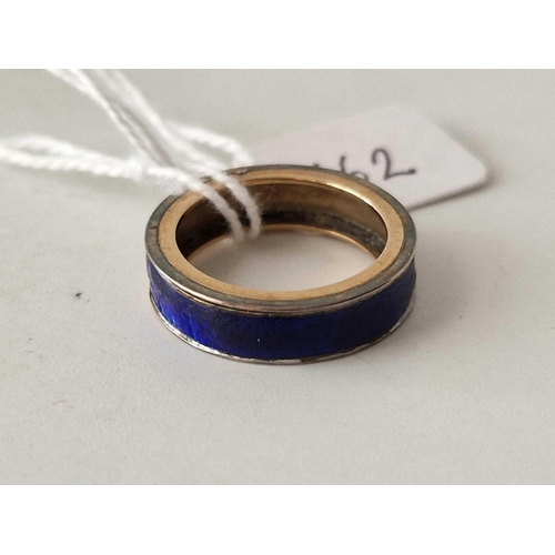 162 - A gold and blue enamel band ring AF size K 3.7 gms