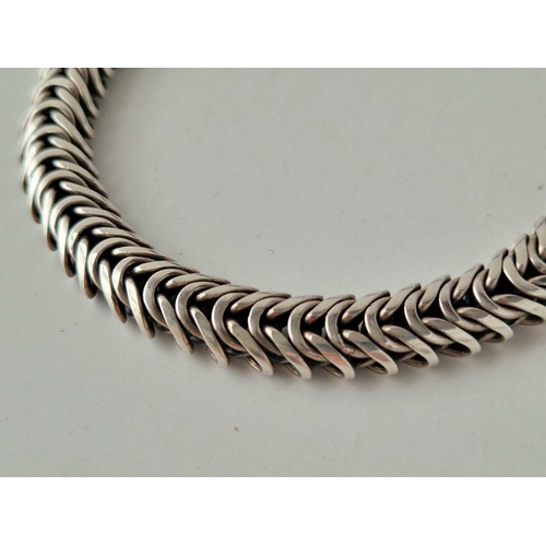 171 - A good quality heavy gauge snake link silver necklace 18 inch 123 gms