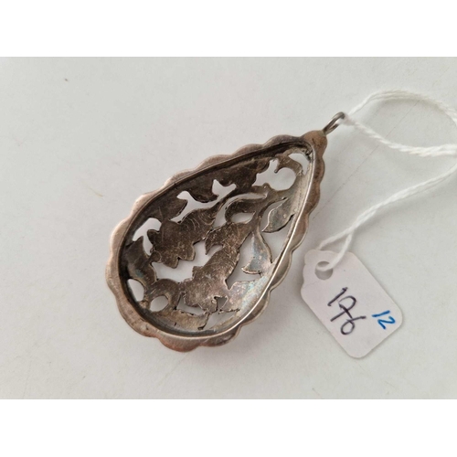 176 - A large silver floral pendant, 17 g