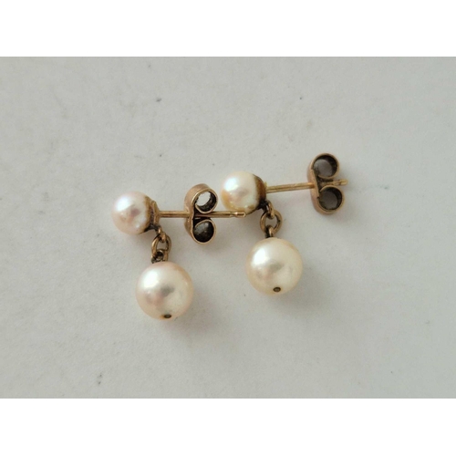 187 - A pair of pearl drop earrings 9ct