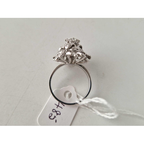 485 - A LARGE DIAMOND CLUSTER RING, 18ct, size R, 7.8 g