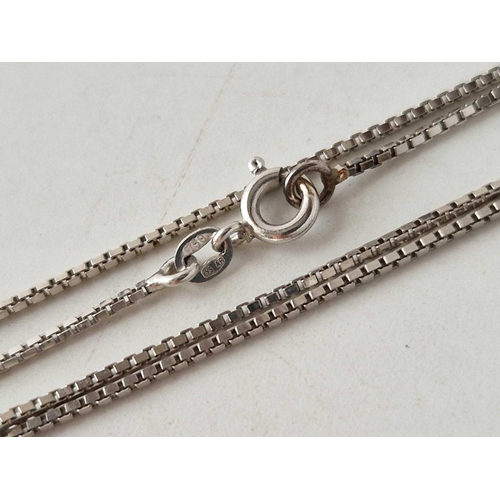 487 - A WHITE GOLD NECK CHAIN, 18ct, 20.5 inch, 4.9 g.