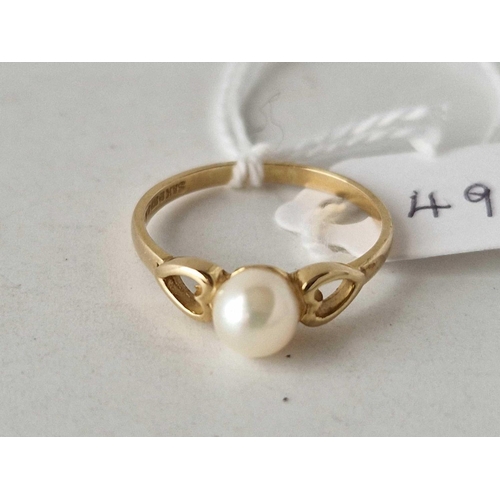 490 - A pearl set rind, 9ct, size M, 1.4 g.