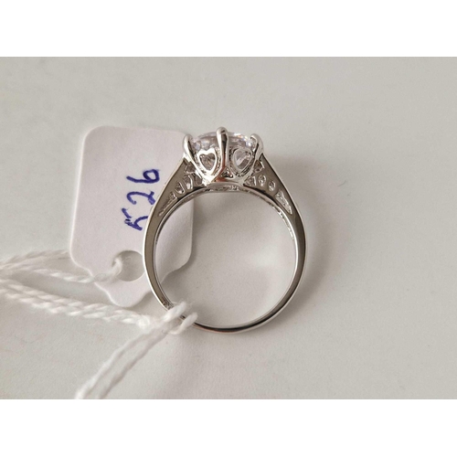 526 - A 10ct gold dress ring size L 2.9 gms