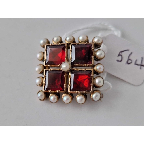 564 - A VICTORIAN LOZENGE SHAPED PEARL AND ALMANDINE GARNET SET BROOCH WITH GOLD SETTINGS AND SILVER BACKE... 