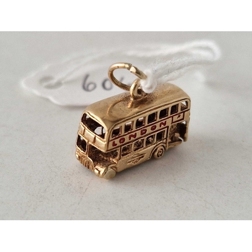 606 - A double decker bus opening charm 9ct 3.3 gms