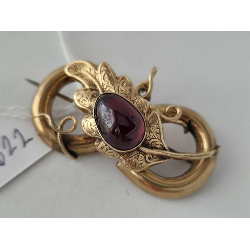 622 - A PRETTY VICTORIAN CABOCHON GARNET BROOCH 15CT GOLD 7.5 GMS