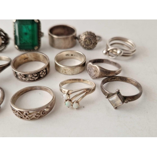 627 - Thirteen assorted silver rings 48 gms