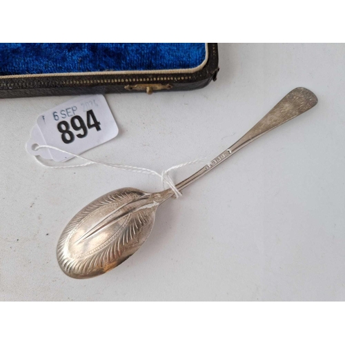 894 - A Victorian Christening spoon with rat tale, Sheffield 1882, fitted case, 22g