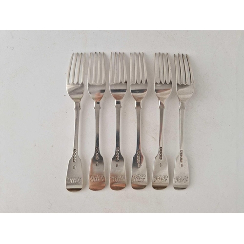 947 - A set of six Victorian fiddle pattern dessert forks, London 1841 by GA, 260 g