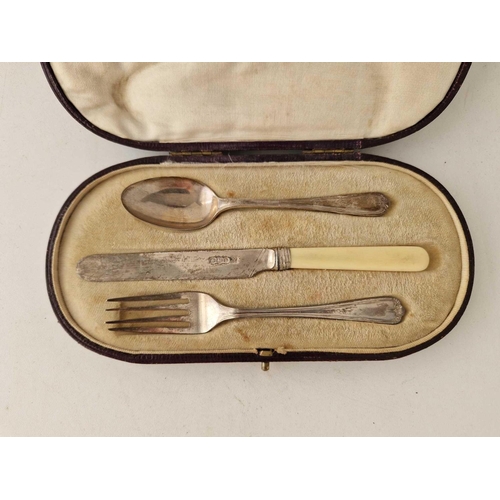 997g - A cased three piece christening set in Aspreys box, Sheffield 1925