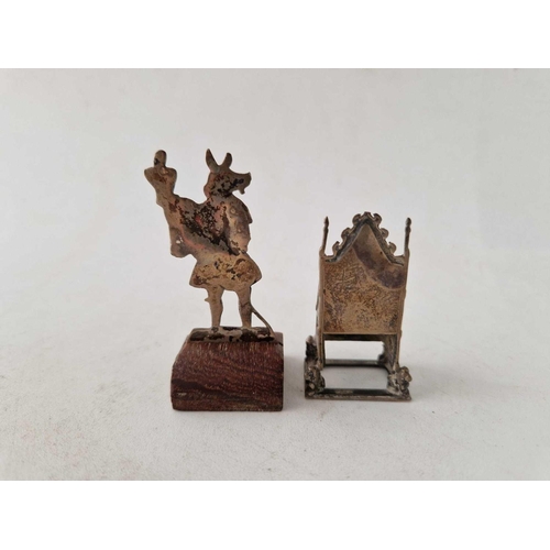 997t - A miniature throne, 2 inches high and a menu holder