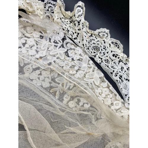 1667 - A Qty of Lace Items