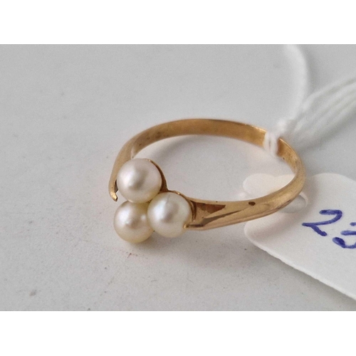 236 - A three stone pearl ring 9ct size N 2 gms